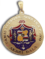 14 Karat Gold Hawaiian Coat of Arms Medallion - Trademark Jewelers